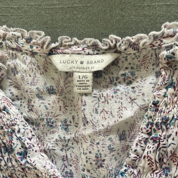Cute Lucky Brand blouse! - Picture 2 of 3